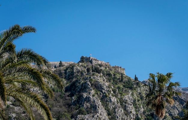 Mura fortificate della città vecchia di Cattaro in Montenegro