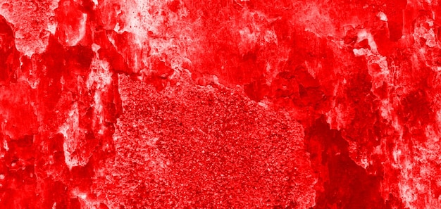 Muro rosso incrinato sfondo spaventoso muro sanguinoso texture muro bianco con schizzi di sangue per sfondo concetto horror o halloween