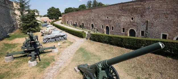 Museo degli armamenti all'aperto nella fortezza di Belgrado in Serbia