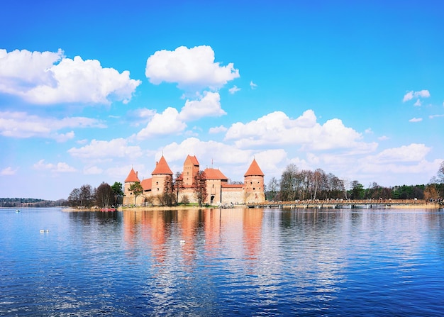 Museo del castello dell'isola di Trakai sul lago Galve, vicino a Vilnius, Lituania