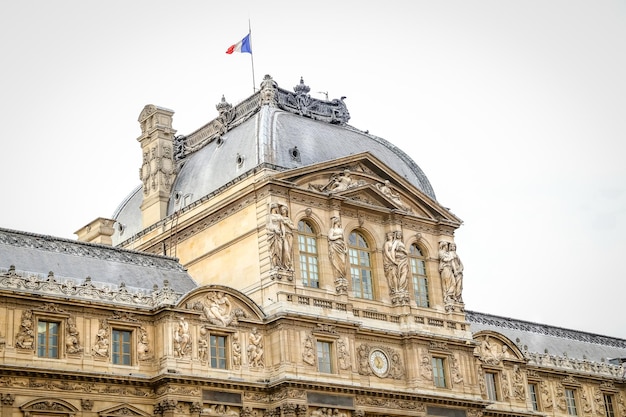 Museo del Louvre nella città di Parigi