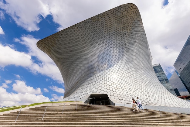 Museo Soumaya a Città del Messico famose collezioni d'arte