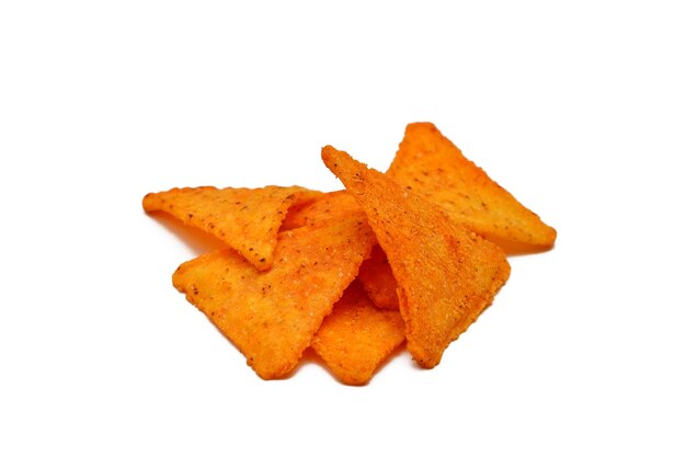 Nachos messicani chip oggetto isolato su sfondo bianco