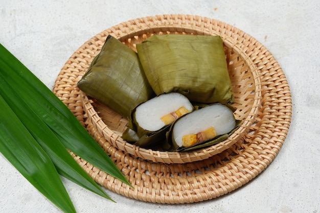 nagasari o nogosari in giavanese è uno dei famosi dolci tradizionali dell'Indonesia