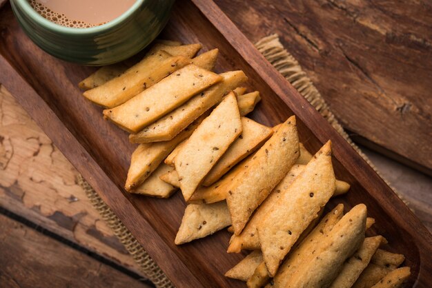 Namakpare o salato Shakarpara, shakarpare o namkeen Shankarpali, popolare cibo diwali o snack per l'ora del tè dal Gujarat, India