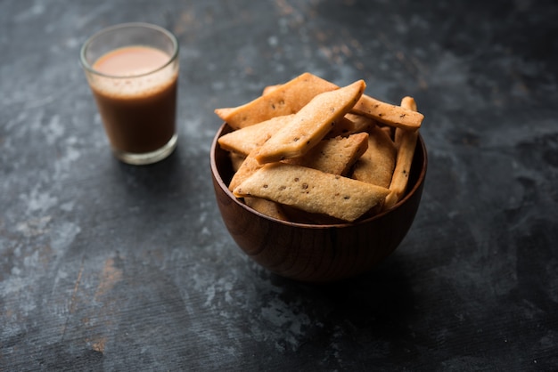 Namakpare o salato Shakarpara, shakarpare o namkeen Shankarpali, popolare cibo diwali o snack per l'ora del tè dal Gujarat, India