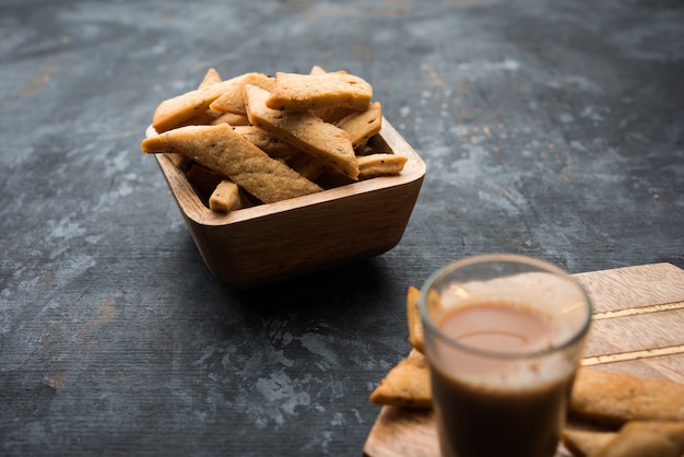 Namakpare o salato Shakarpara, shakarpare o namkeen Shankarpali, popolare cibo diwali o snack per l'ora del tè dal Gujarat, India