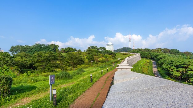 Namsan Park Seoul Corea del Sud Un bellissimo punto di riferimento naturale pubblico vicino alla Torre NSeoul