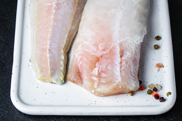 nasello di filetto di ghiaccio congelato pesce crudo