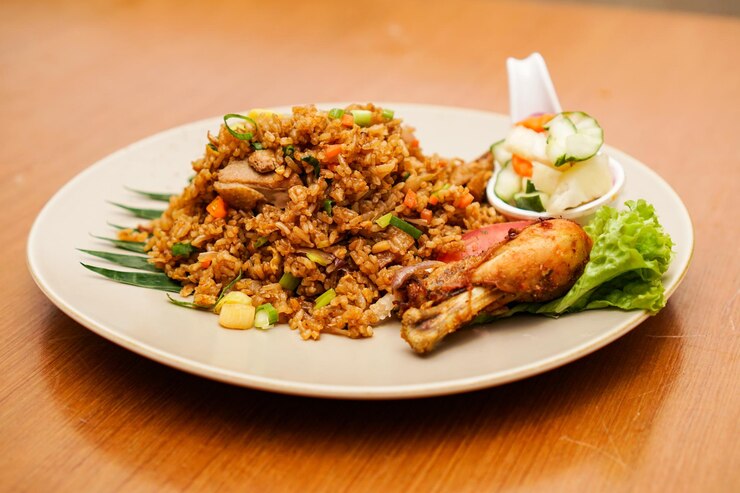 Nasi Goreng Biasa sul piatto