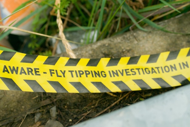 Nastro investigativo sul ribaltamento delle mosche