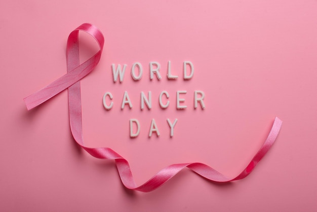 Nastro rosa per la Giornata mondiale del cancro e la prevenzione del cancro al seno