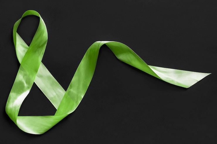 Foto nastro verde su nero