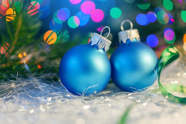 Natale Natale e Capodanno Bauble e decorazione isolati su sfondo bianco