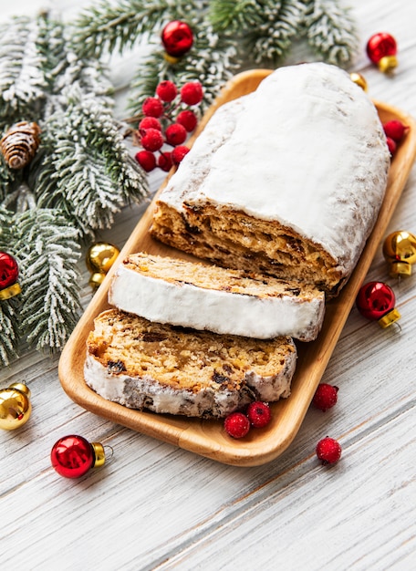 Natale stollen su superficie di legno