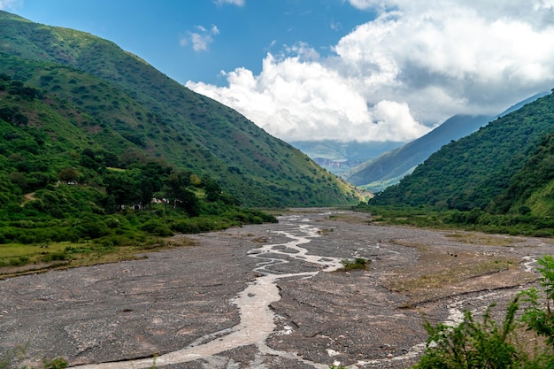 Natura delle montagne delle Ande con bellissimo panorama