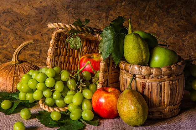 Natura morta con frutta.