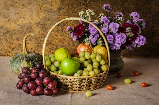 Natura morta con frutta.