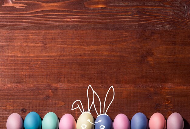 Natura morta di Pasqua, vista dall'alto, disteso