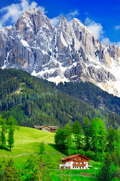 Natura mozzafiato delle montagne dolomitiche. Alpi italiane