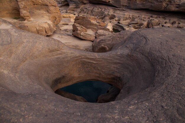 Naturale del Rock Canyon nel fiume Mekhong in Ubon Ratchathani Thailandia