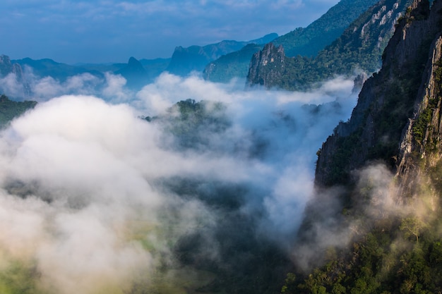 Naturale è ancora la purezza e bella a Vang Vieng, Laos.