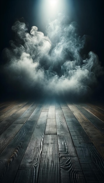Nebbia eterea sul pavimento scuro del palco di legno