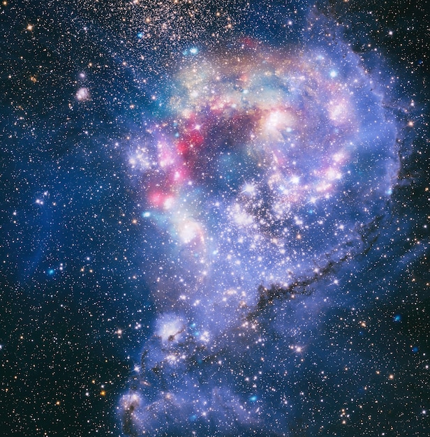 Nebulosa e galassie nello spazio profondo