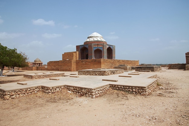 Necropoli di Makli tombe d'epoca a Thatta Pakistan