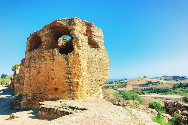 Necropoli di pietra presso la Valle dei Templi, Agrigento, Sicilia, Italia