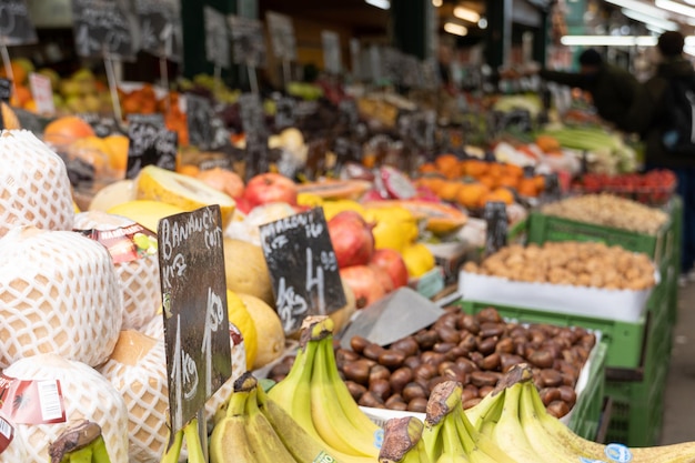 Negozio di fruttivendolo39s in una strada a vienna