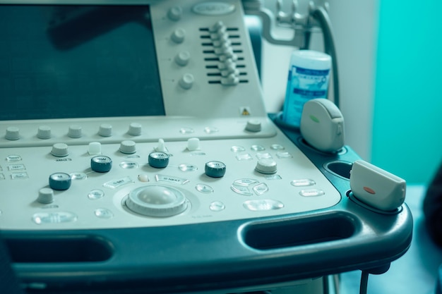 Nessuna foto di persone di un apparato professionale per la diagnostica ecografica in clinica