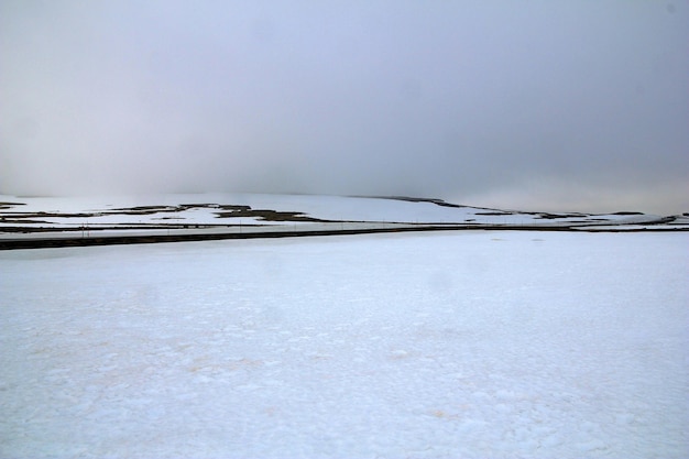 Neve del ghiacciaio in montagna Norvegia