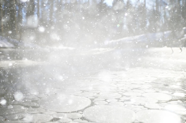 neve ghiaccio morbido sfondo bianco, sfocato sfondo invernale vuoto