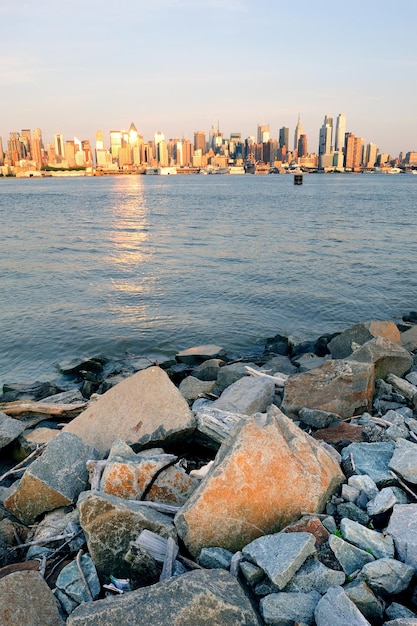 New York City Manhattan alla riva del fiume Hudson