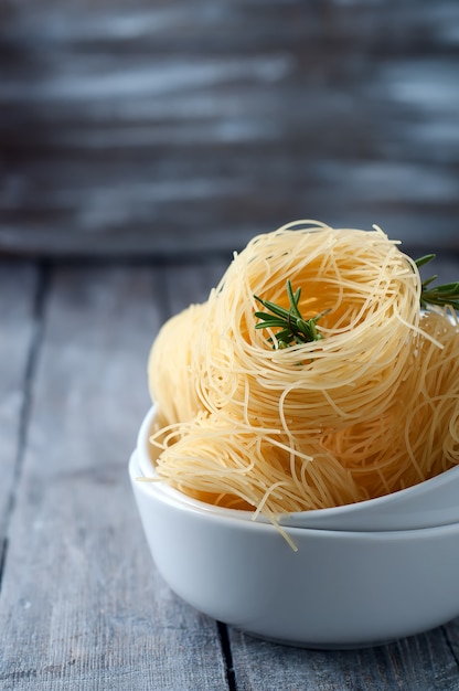 Nido di pasta in una ciotola