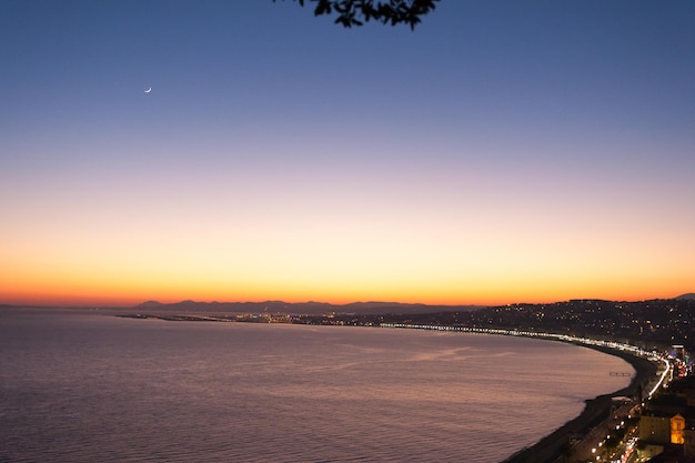 Nizza spiaggia vista notturna Francia