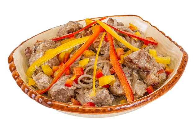 Noodle in stile asiatico con carne di maiale piccante e squisita