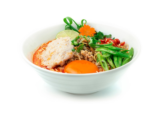 Noodles istantanei con Tom Yum Soup Creamy Spicy