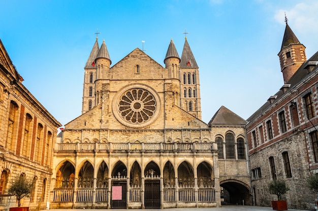 NotreDame de Tournai facciata vista con torri Cattedrale di Nostra Signora Tournai comune vallone Belgio