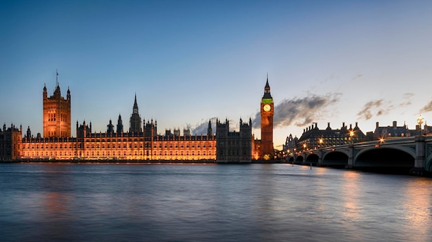 Notte al ponte di Westminster