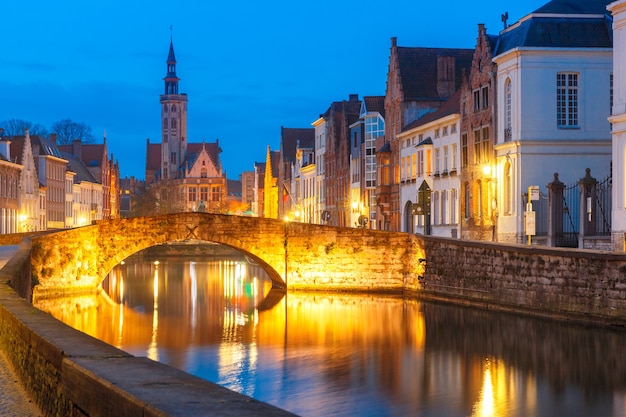 Notte Canal Spiegel a Bruges, Belgio