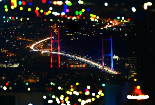 Notti di Istanbul, Istanbul Turchia Ponte sul Bosforo