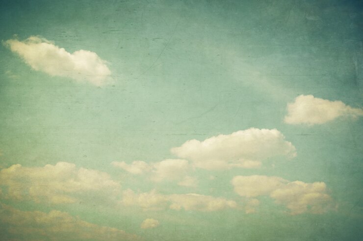 Nubi d'epoca e cielo blu con effetto texture.