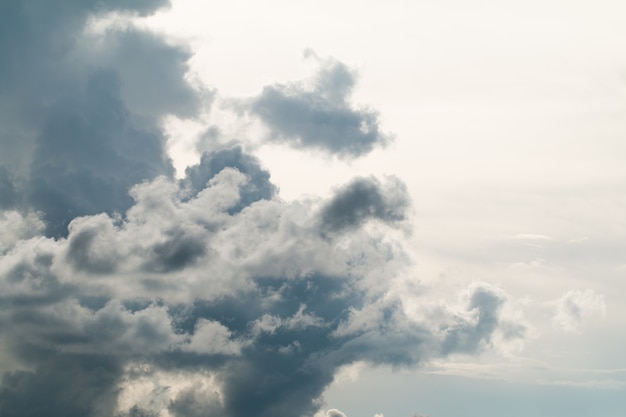 Nubi di tempesta come sfondo astratto