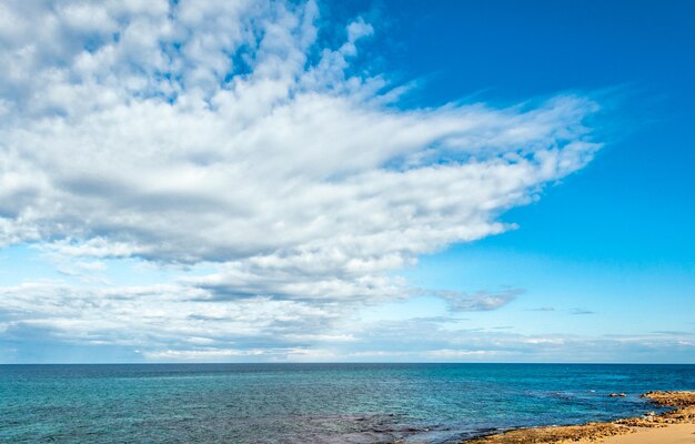 Nubi drammatiche sul mare