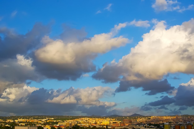 Nubi su Sassari al tramonto L'Italia