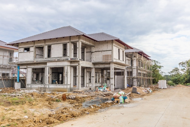 Nuova casa residenziale della costruzione in corso al cantiere