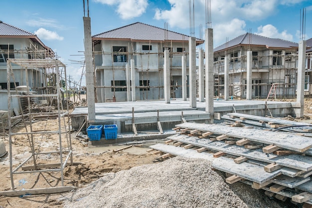 Nuova costruzione della casa in cantiere