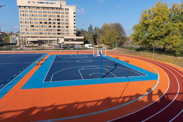 Nuova pista da corsa rossa e blu